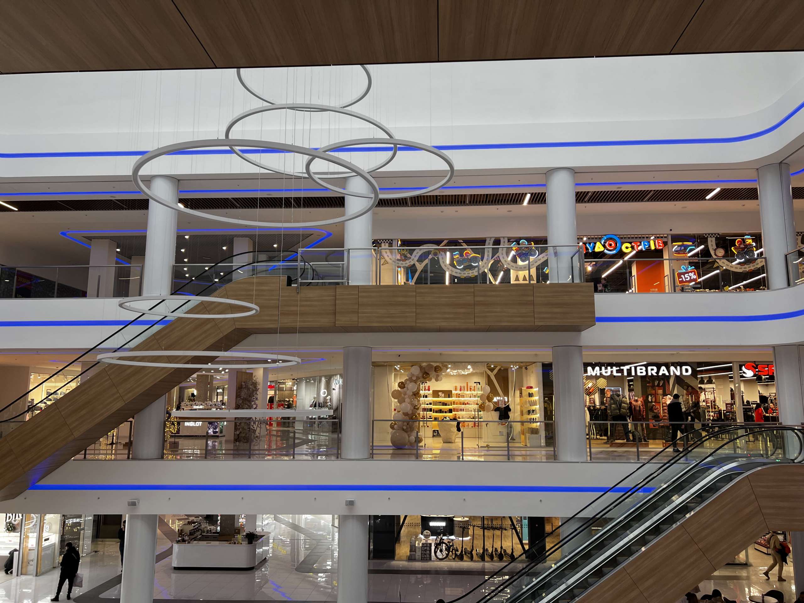 ТРЦ Велес, м. Івано-Франківськ