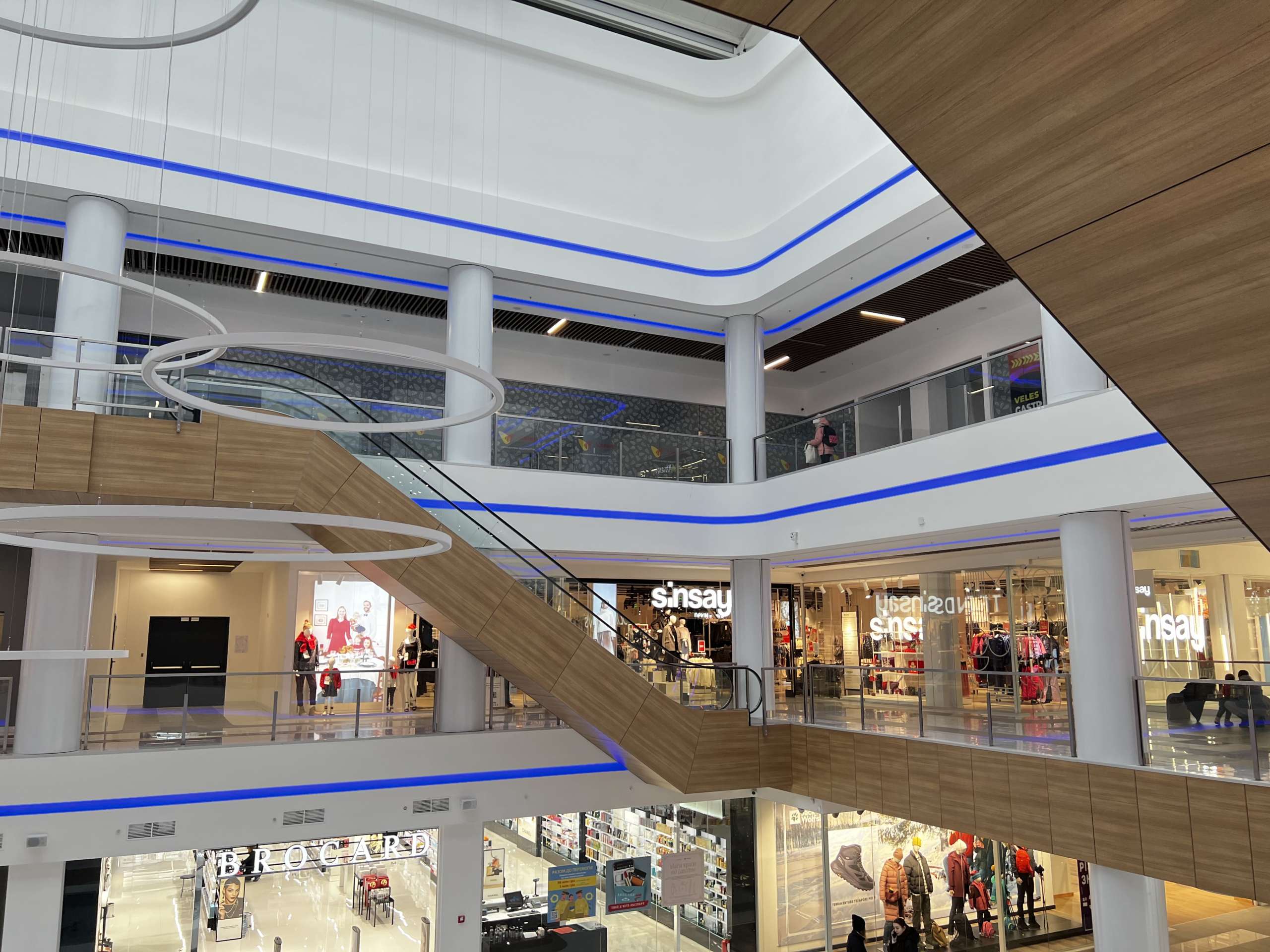 ТРЦ Велес, м. Івано-Франківськ