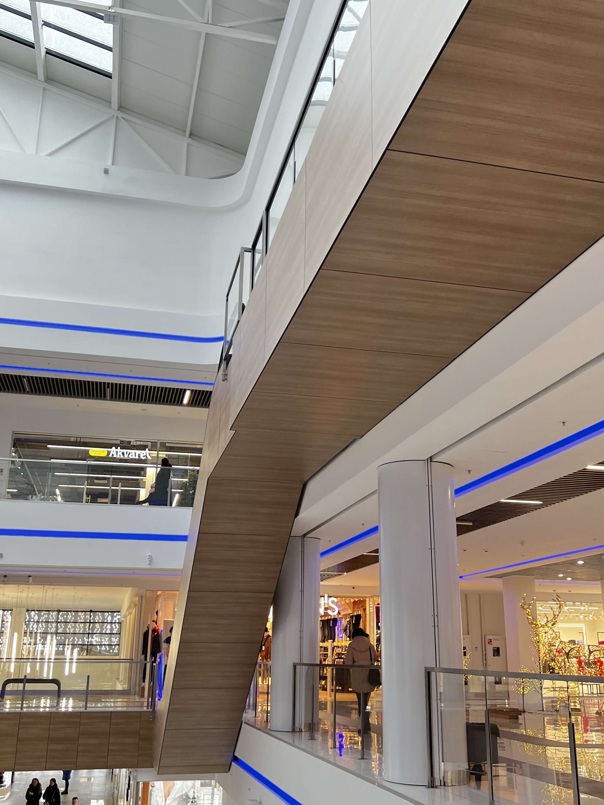 ТРЦ Велес, м. Івано-Франківськ