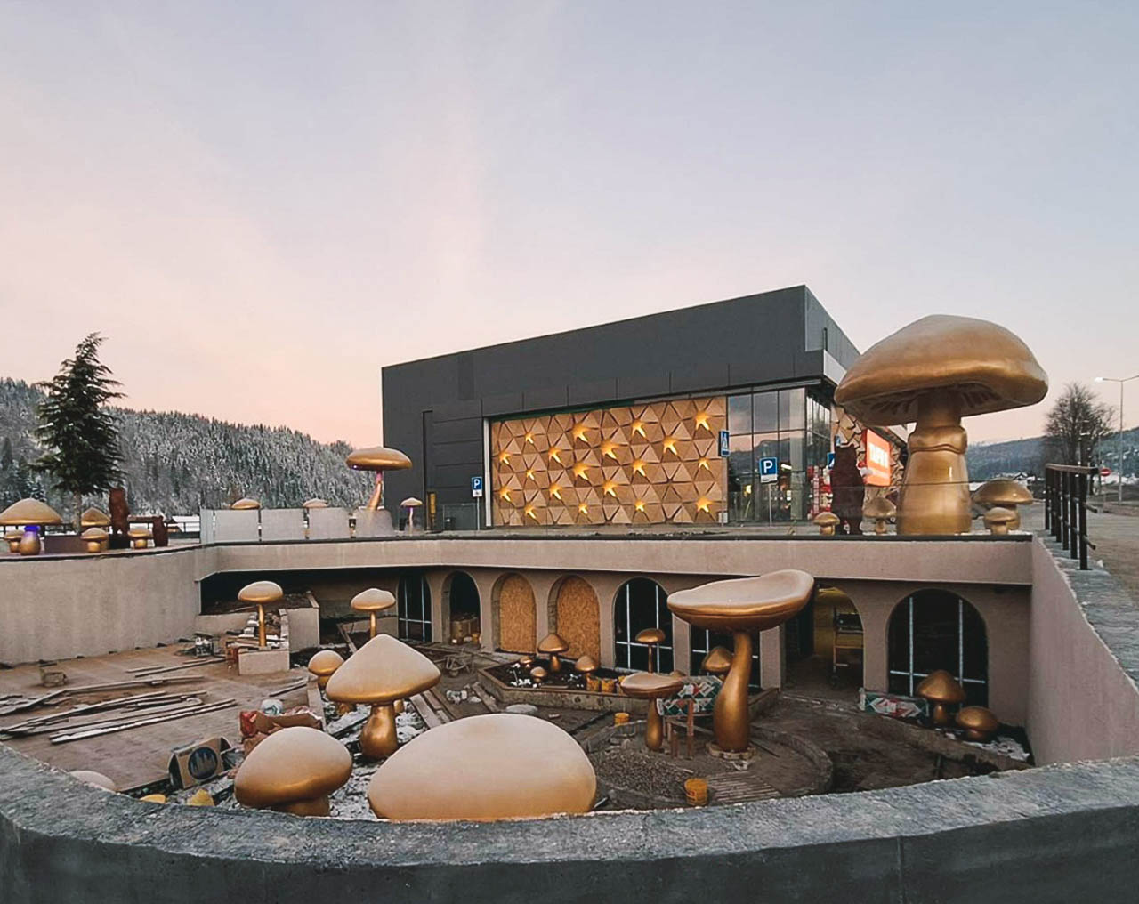 Супермакет Таврія-В, с. Микуличин