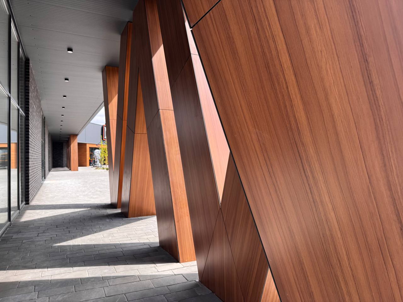 Торговий центр Щасливий Mall (Сільпо), Київська обл.